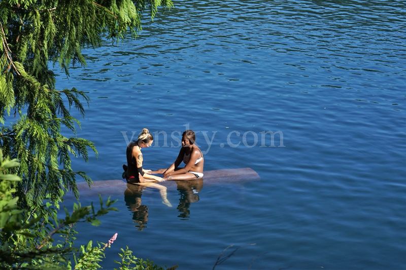 180724070217_猫 白黑女子.jpg